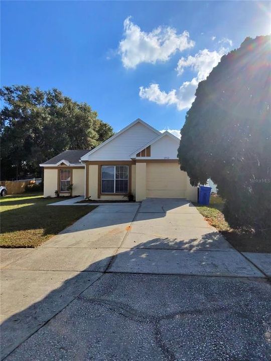 For Rent: $1,650 (3 beds, 2 baths, 1244 Square Feet)