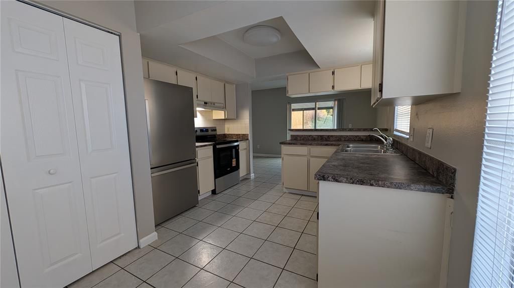 For Rent: $1,650 (3 beds, 2 baths, 1244 Square Feet)