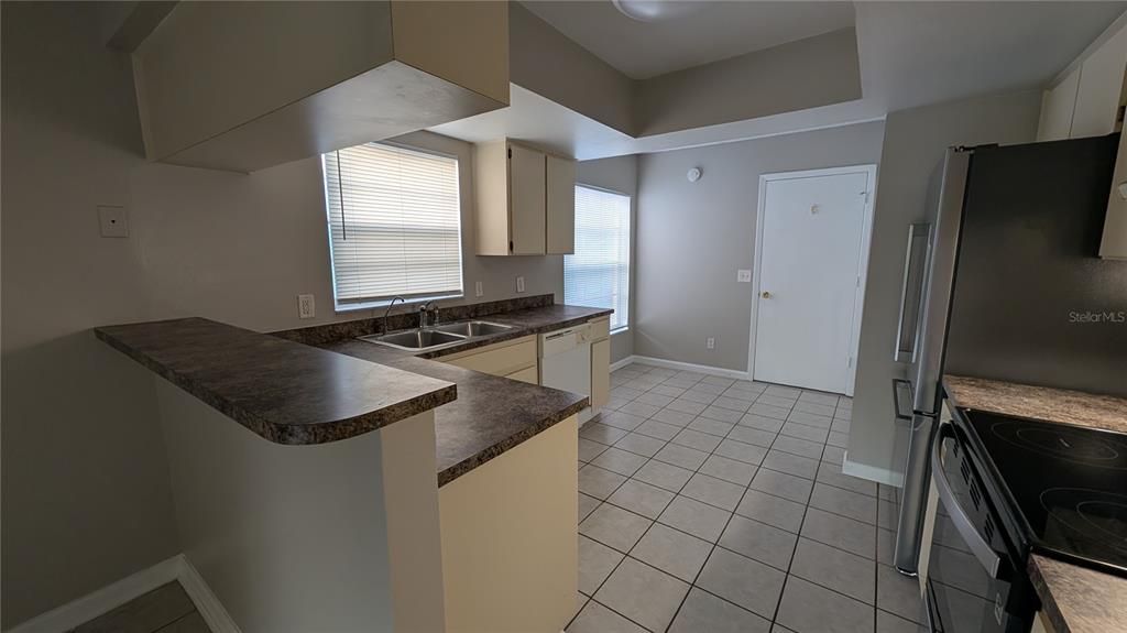 For Rent: $1,650 (3 beds, 2 baths, 1244 Square Feet)
