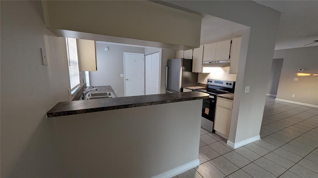 For Rent: $1,650 (3 beds, 2 baths, 1244 Square Feet)