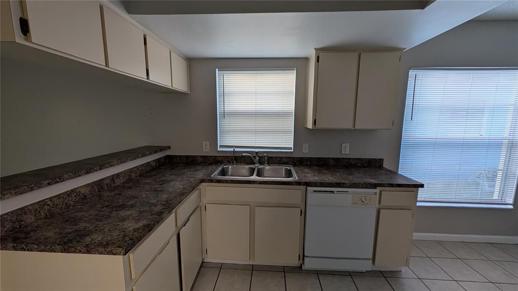 For Rent: $1,650 (3 beds, 2 baths, 1244 Square Feet)