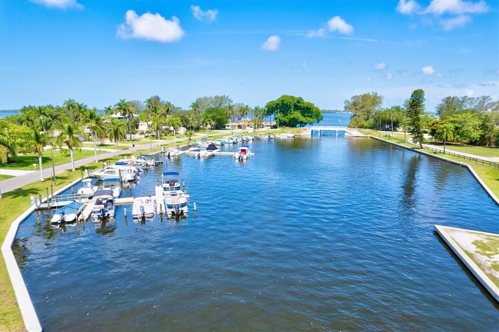 待售: $339,000 (0.25 acres)