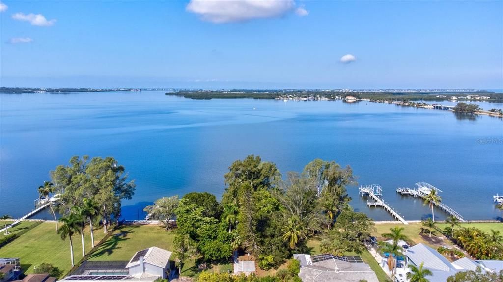 待售: $339,000 (0.25 acres)