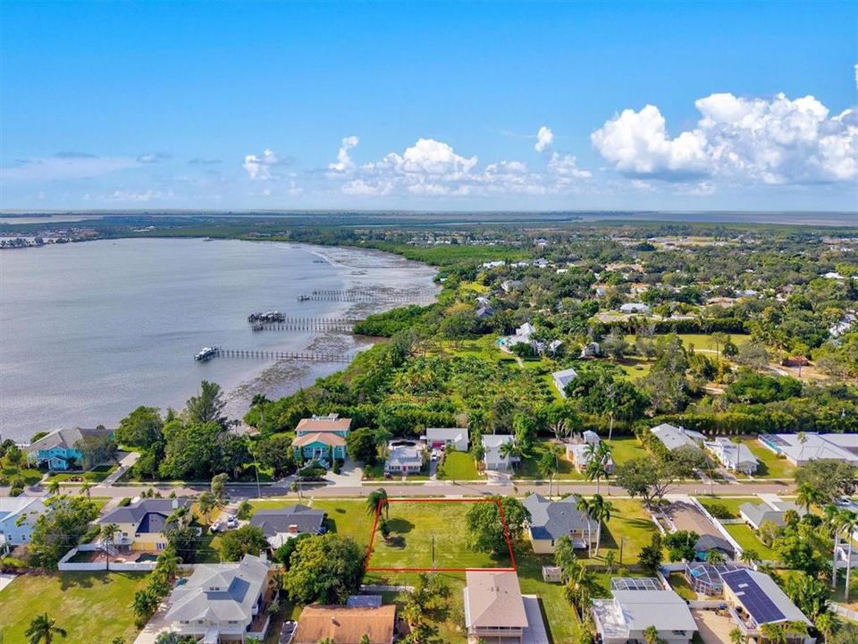 待售: $339,000 (0.25 acres)