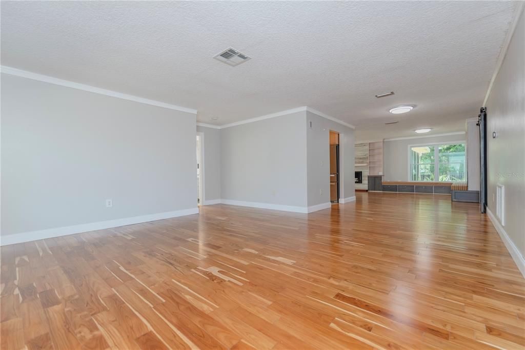 For Sale: $454,900 (2 beds, 2 baths, 1751 Square Feet)