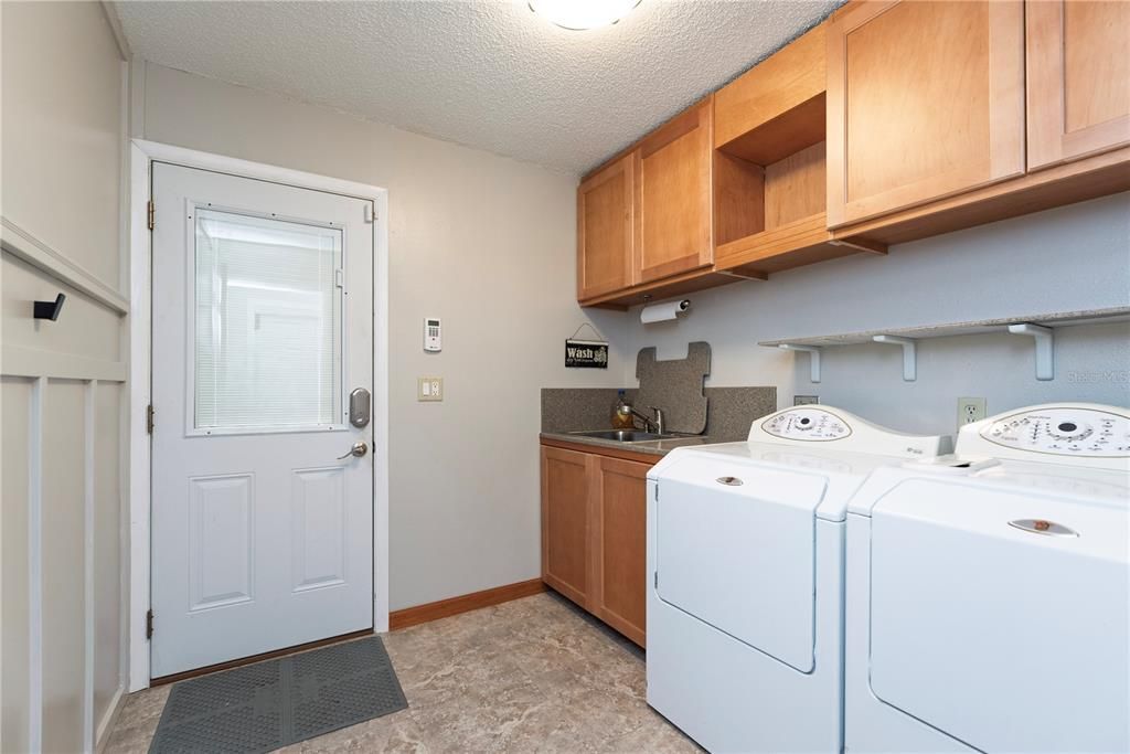 For Sale: $454,900 (2 beds, 2 baths, 1751 Square Feet)