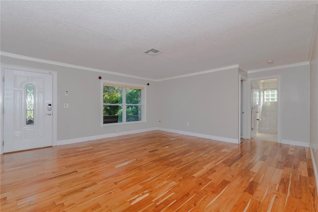 For Sale: $454,900 (2 beds, 2 baths, 1751 Square Feet)