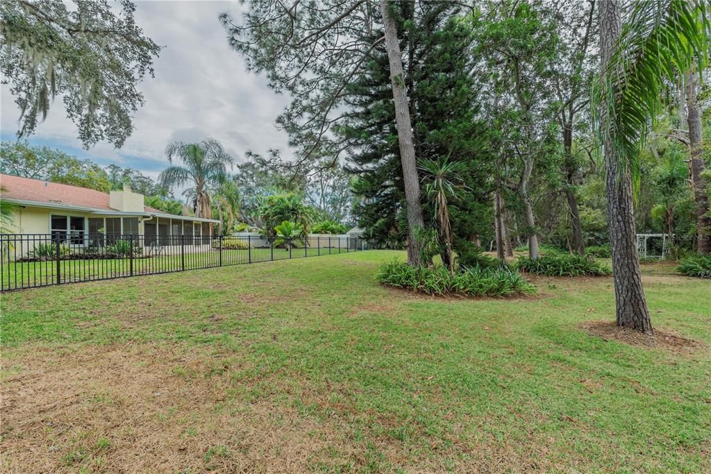 For Sale: $454,900 (2 beds, 2 baths, 1751 Square Feet)