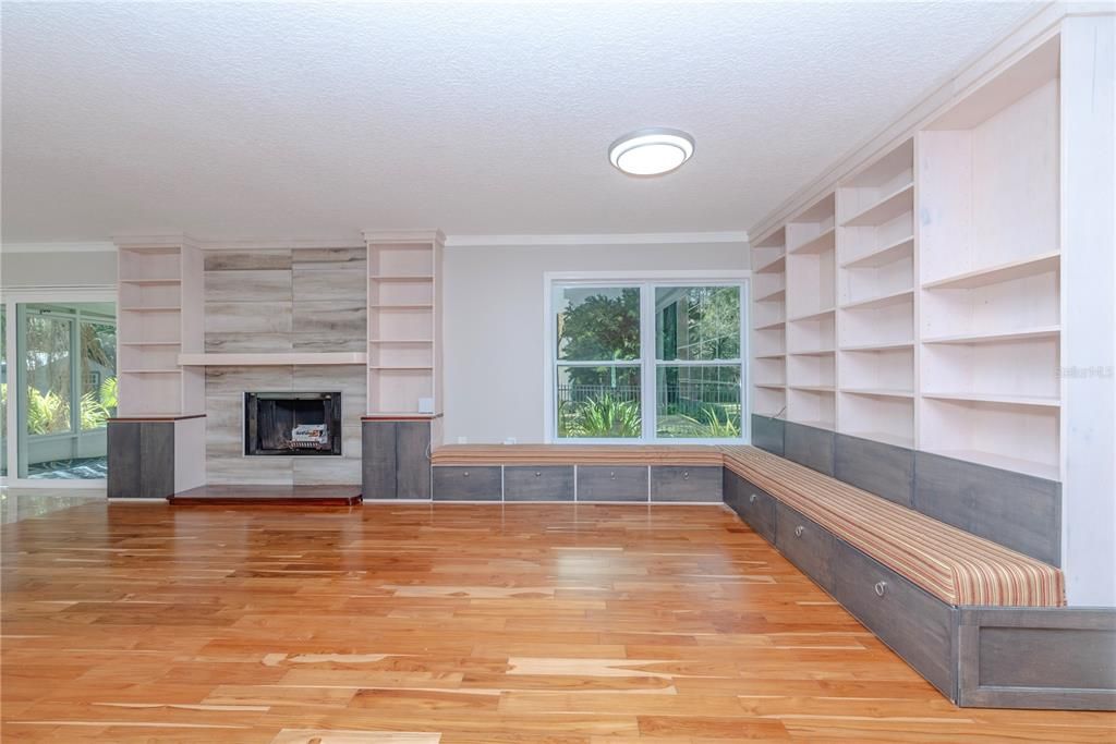 For Sale: $454,900 (2 beds, 2 baths, 1751 Square Feet)