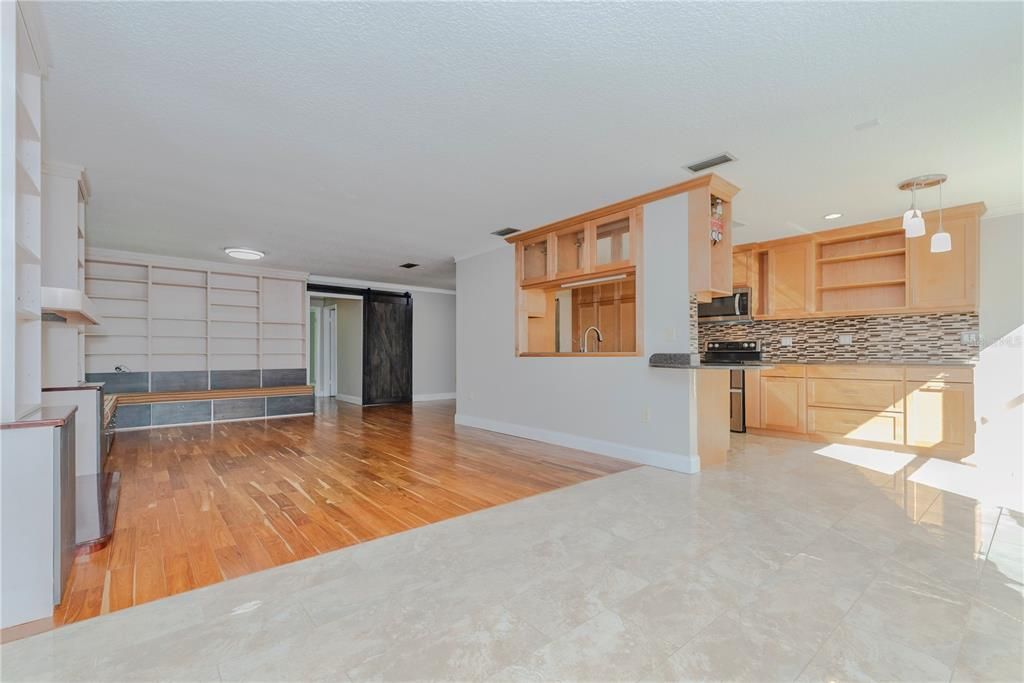 For Sale: $454,900 (2 beds, 2 baths, 1751 Square Feet)