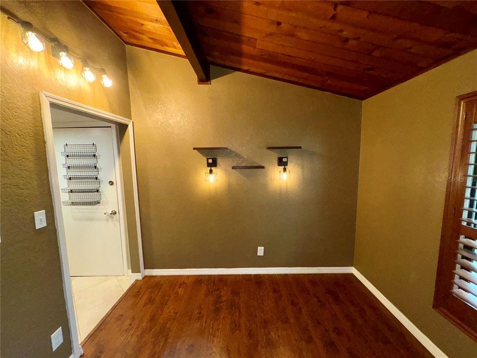 For Rent: $1,925 (2 beds, 2 baths, 1216 Square Feet)