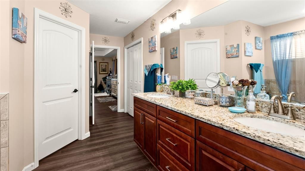 待售: $525,000 (3 贝兹, 2 浴室, 2597 平方英尺)