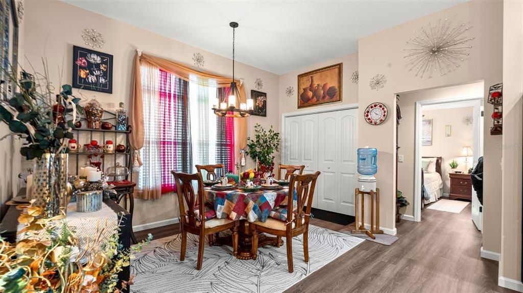 待售: $525,000 (3 贝兹, 2 浴室, 2597 平方英尺)