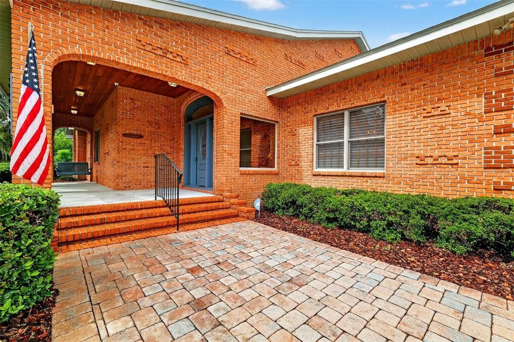 En Venta: $969,000 (3 camas, 2 baños, 4451 Pies cuadrados)