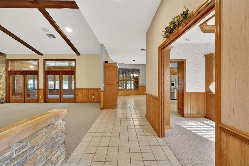 En Venta: $969,000 (3 camas, 2 baños, 4451 Pies cuadrados)