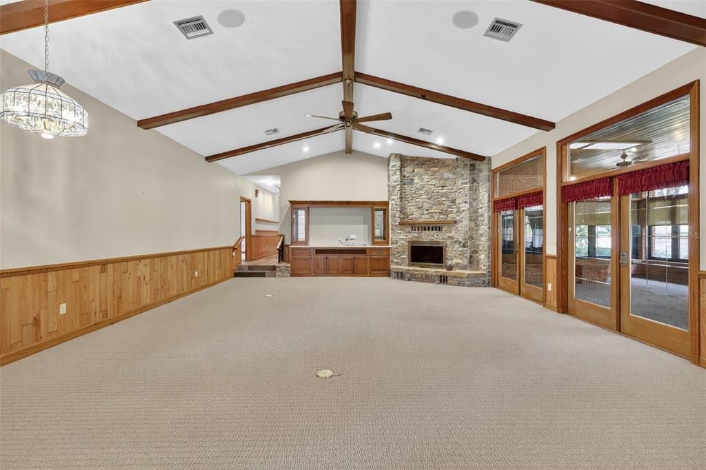 En Venta: $969,000 (3 camas, 2 baños, 4451 Pies cuadrados)