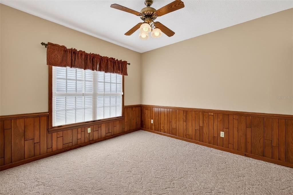 En Venta: $969,000 (3 camas, 2 baños, 4451 Pies cuadrados)