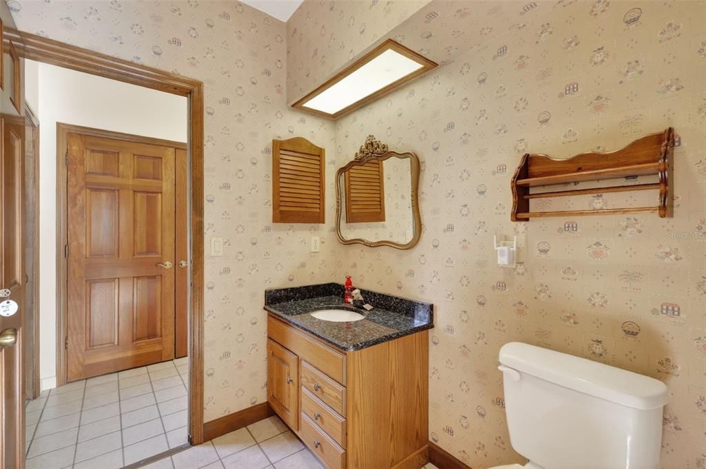 En Venta: $969,000 (3 camas, 2 baños, 4451 Pies cuadrados)