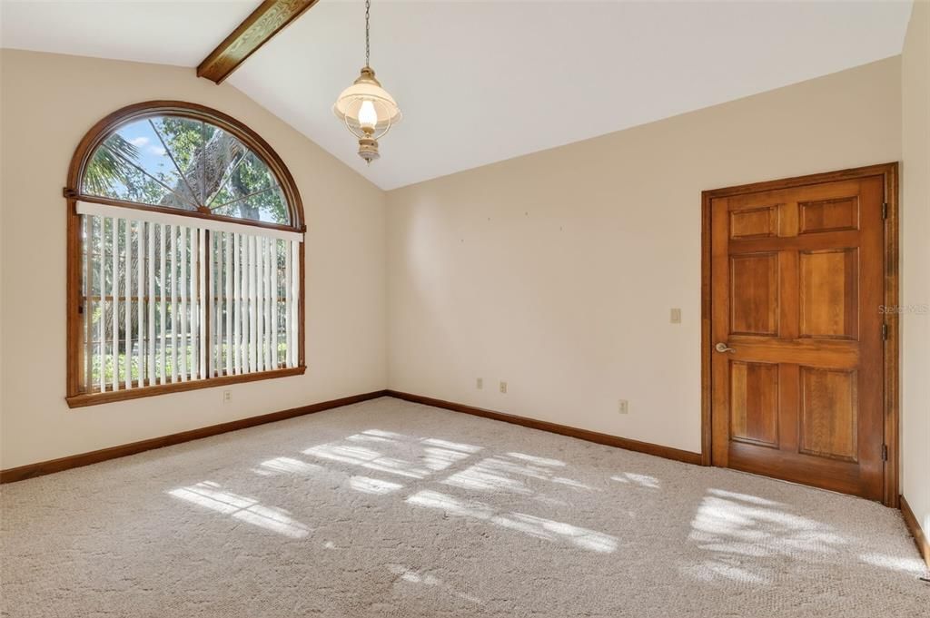 En Venta: $969,000 (3 camas, 2 baños, 4451 Pies cuadrados)