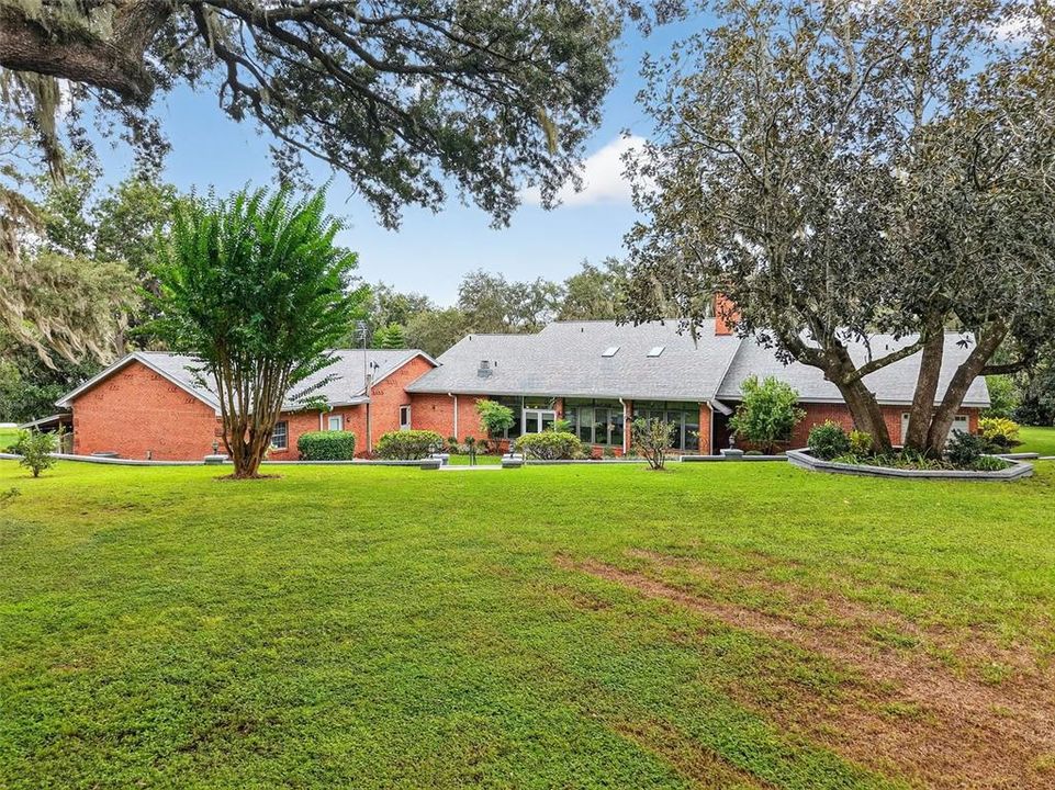 En Venta: $969,000 (3 camas, 2 baños, 4451 Pies cuadrados)