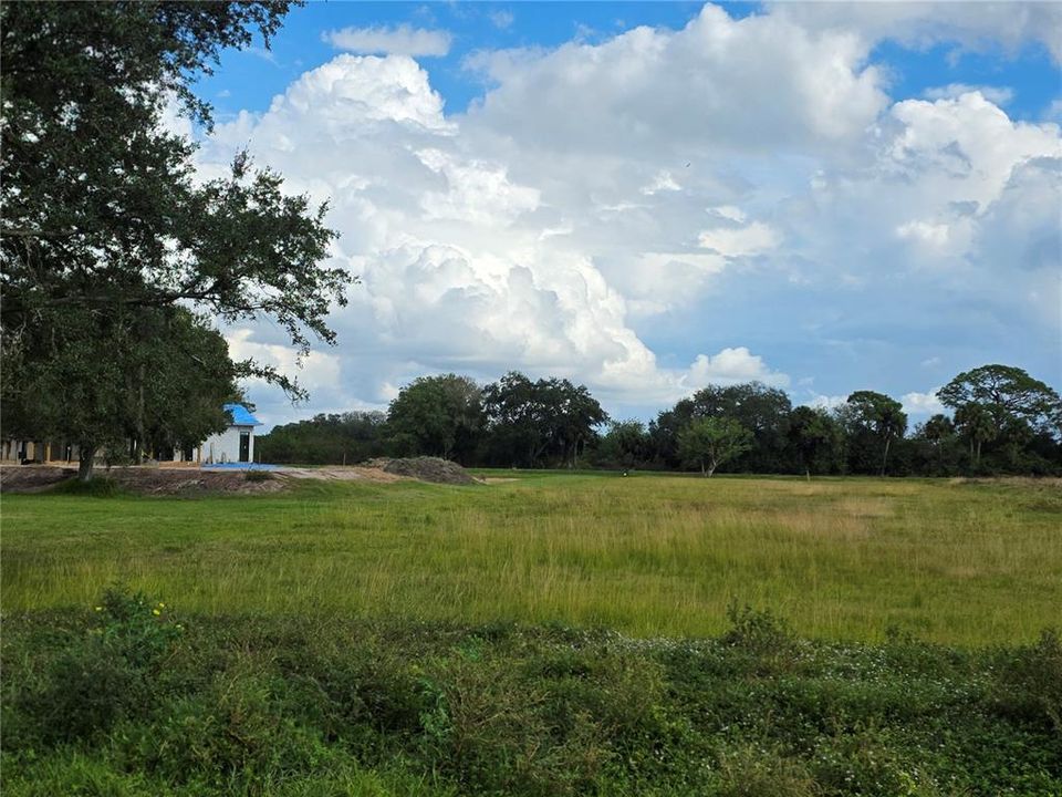 На продажу: $159,900 (1.73 acres)