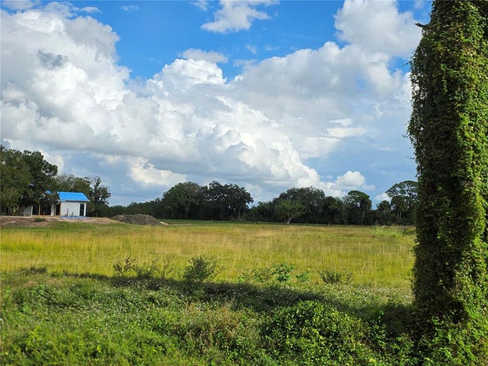 На продажу: $159,900 (1.73 acres)