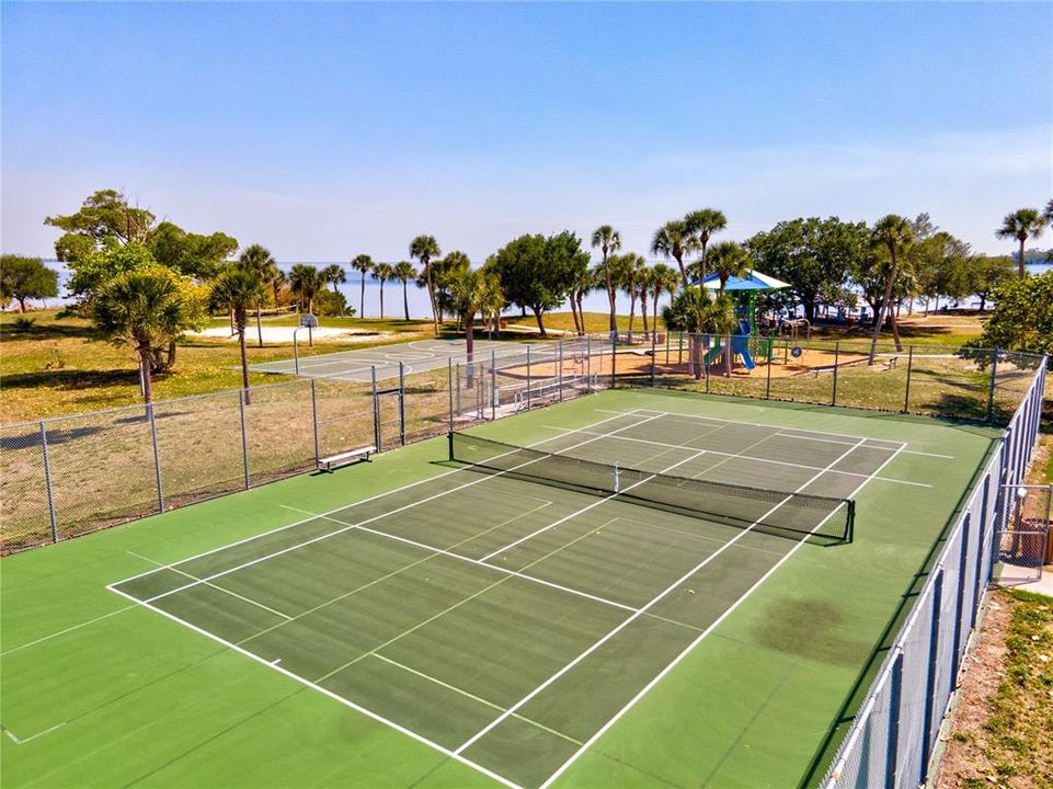 For Sale: $679,900 (3 beds, 2 baths, 2106 Square Feet)