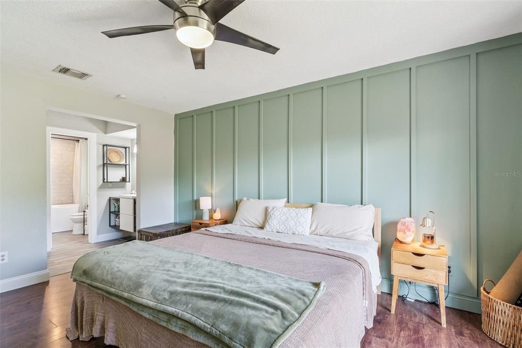 На продажу: $449,000 (4 спален, 2 ванн, 1812 Квадратных фут)