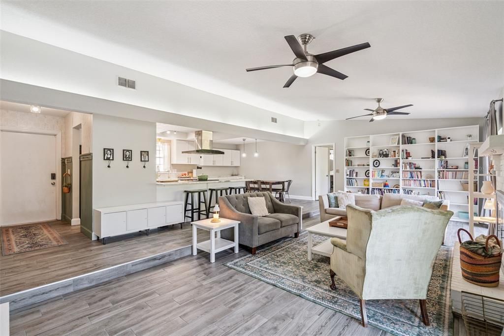 На продажу: $449,000 (4 спален, 2 ванн, 1812 Квадратных фут)