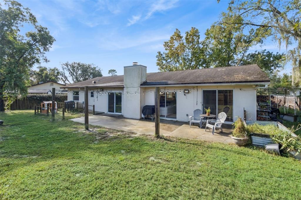 На продажу: $449,000 (4 спален, 2 ванн, 1812 Квадратных фут)