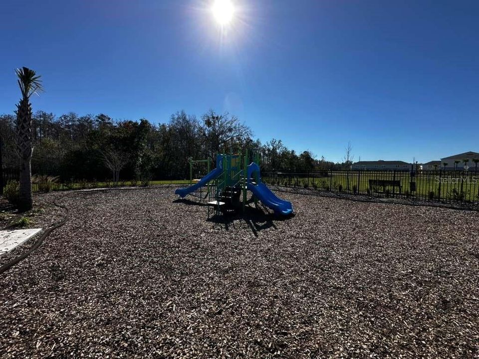 В аренду: $1,850 (3 спален, 2 ванн, 1407 Квадратных фут)