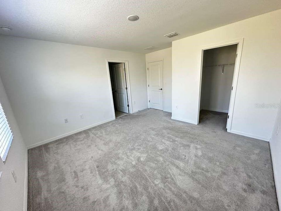 В аренду: $1,850 (3 спален, 2 ванн, 1407 Квадратных фут)