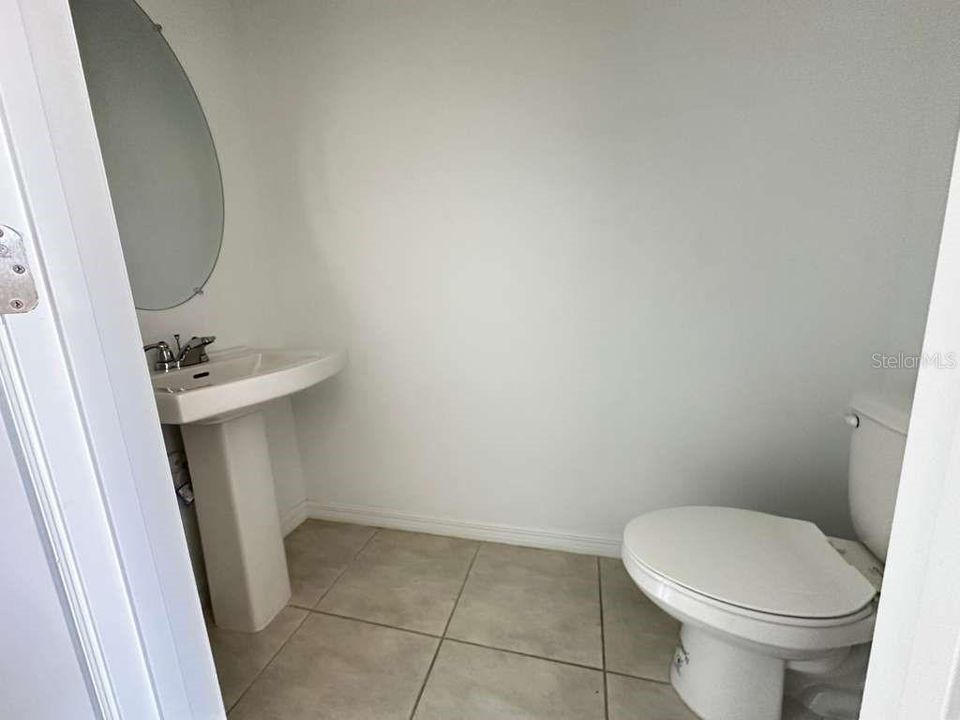 В аренду: $1,850 (3 спален, 2 ванн, 1407 Квадратных фут)