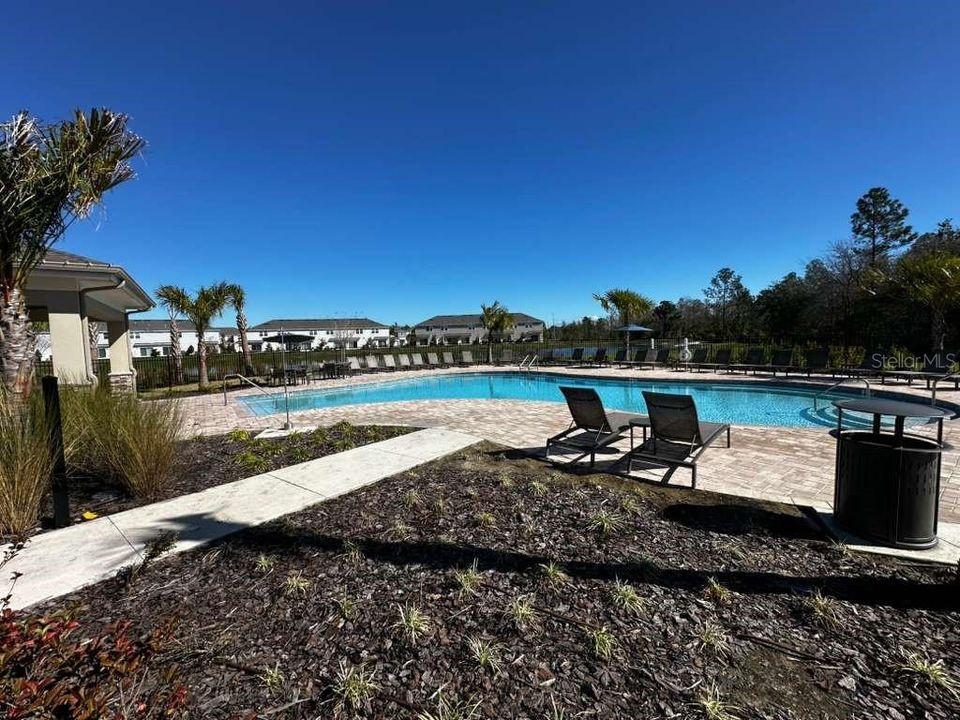 В аренду: $1,850 (3 спален, 2 ванн, 1407 Квадратных фут)