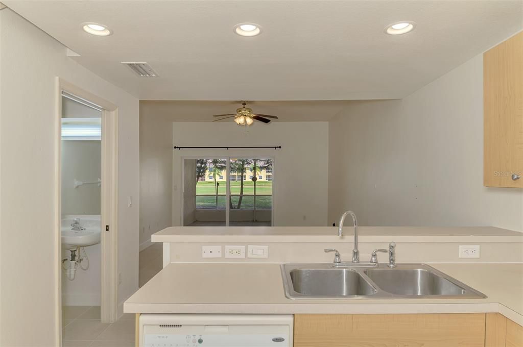 待售: $210,000 (2 贝兹, 2 浴室, 1154 平方英尺)