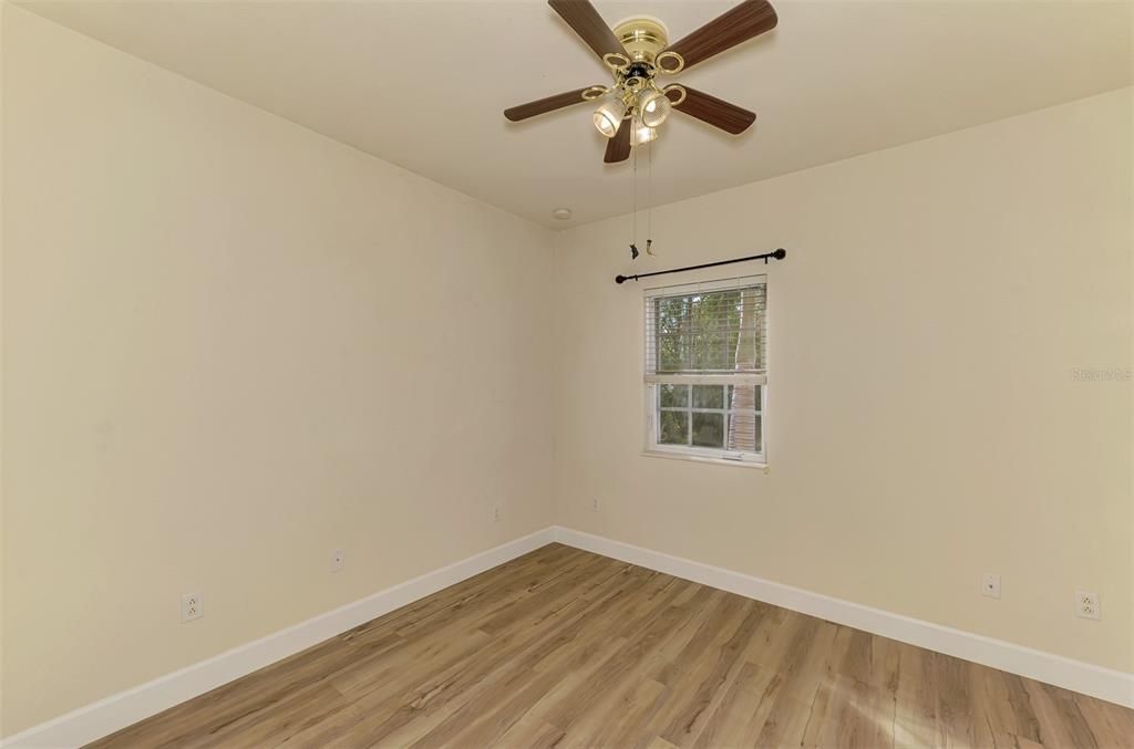 待售: $210,000 (2 贝兹, 2 浴室, 1154 平方英尺)