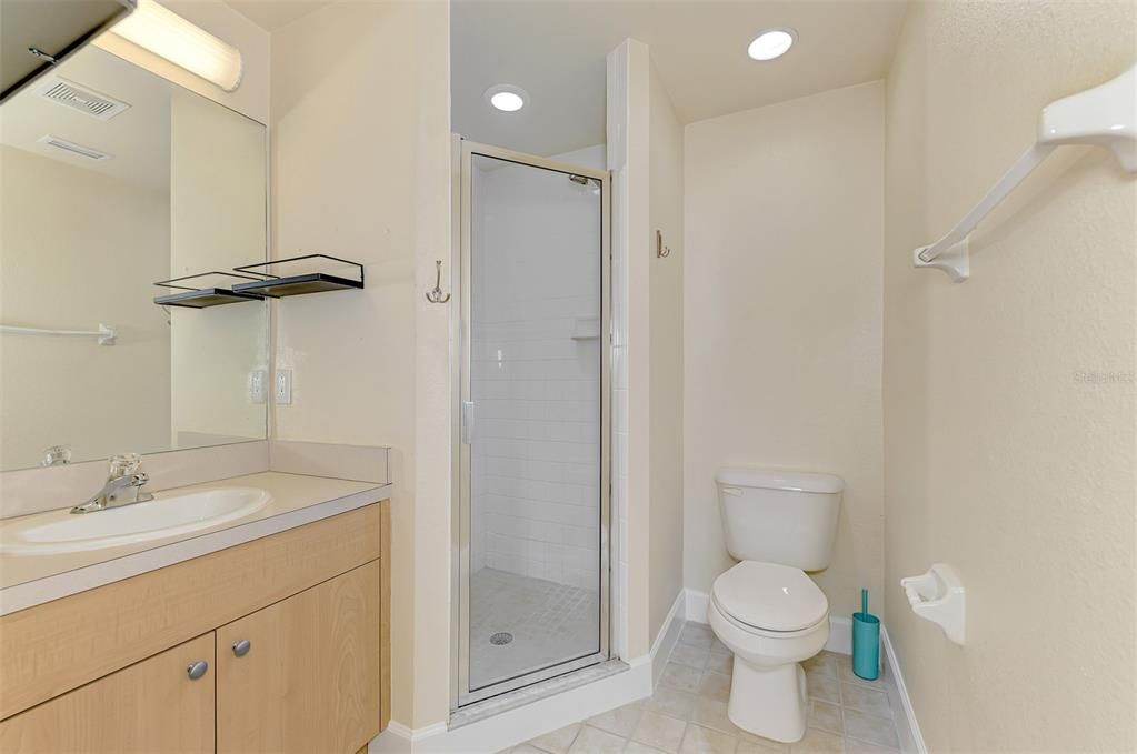 待售: $210,000 (2 贝兹, 2 浴室, 1154 平方英尺)