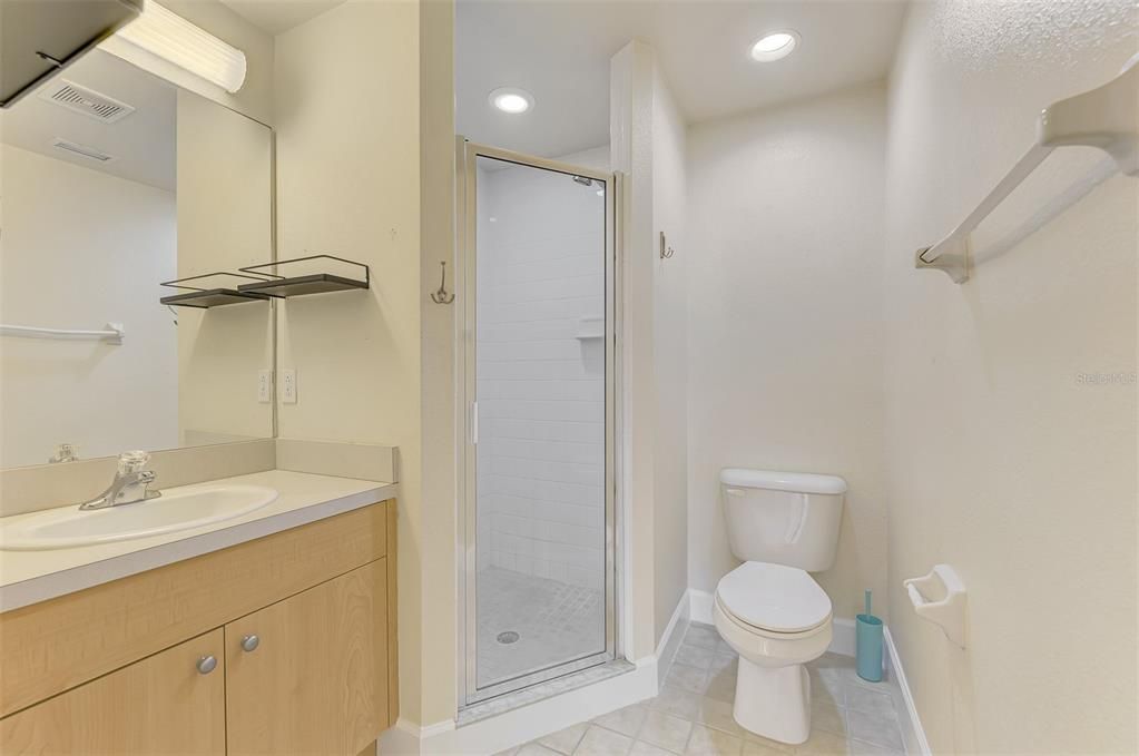 待售: $210,000 (2 贝兹, 2 浴室, 1154 平方英尺)