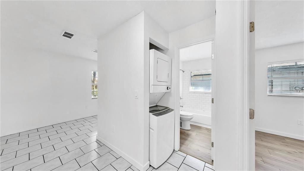 For Rent: $1,680 (2 beds, 1 baths, 1404 Square Feet)