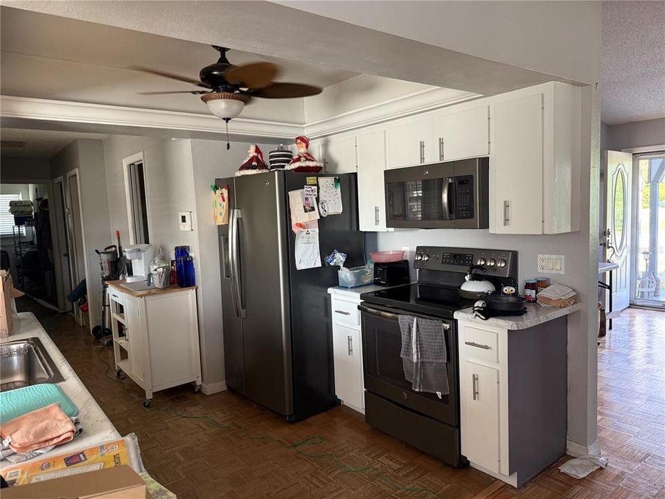 待售: $329,000 (3 贝兹, 2 浴室, 1449 平方英尺)