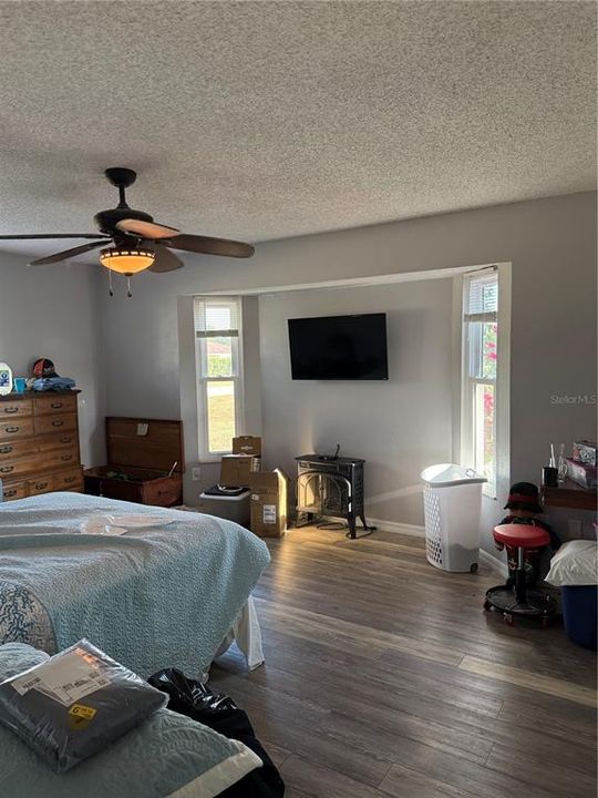 待售: $329,000 (3 贝兹, 2 浴室, 1449 平方英尺)