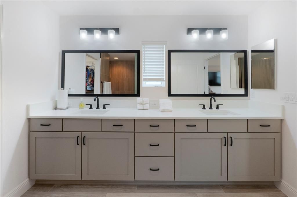 For Sale: $725,000 (3 beds, 2 baths, 1998 Square Feet)