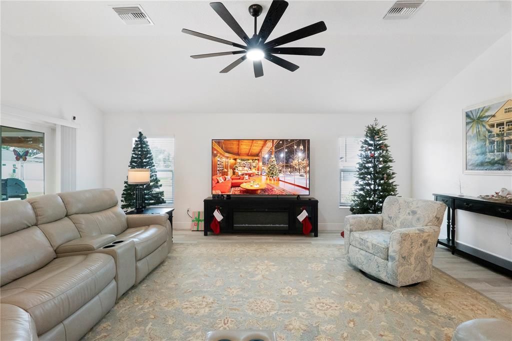 For Sale: $725,000 (3 beds, 2 baths, 1998 Square Feet)