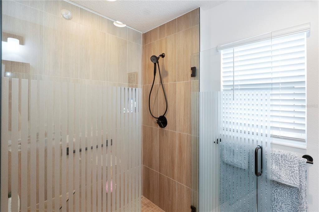 For Sale: $725,000 (3 beds, 2 baths, 1998 Square Feet)