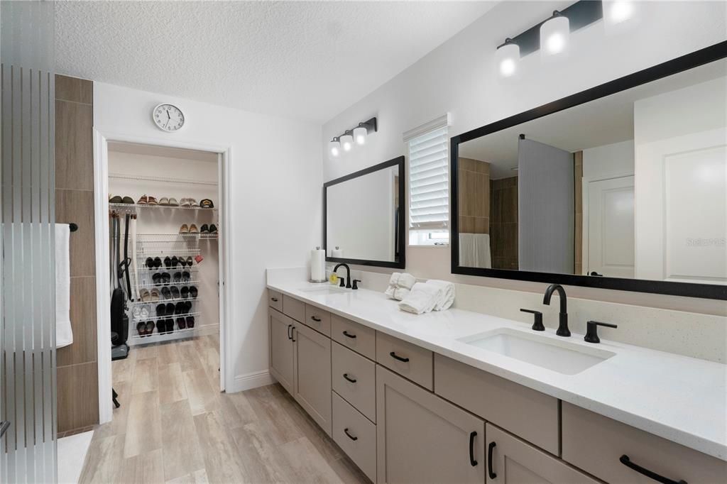 For Sale: $725,000 (3 beds, 2 baths, 1998 Square Feet)