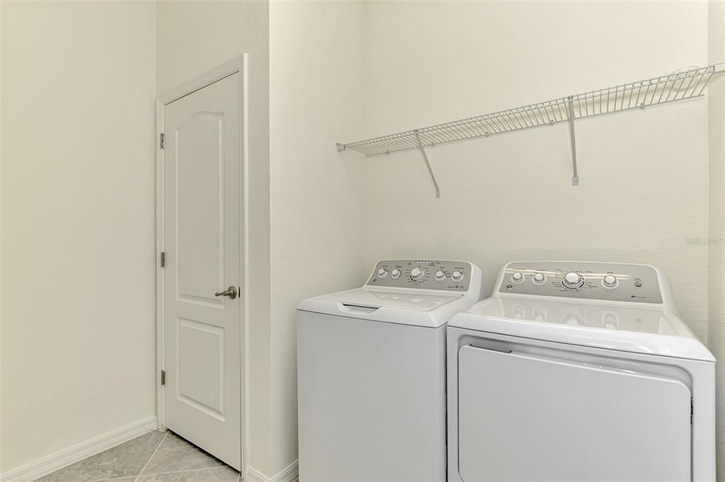 For Sale: $399,000 (3 beds, 2 baths, 1681 Square Feet)