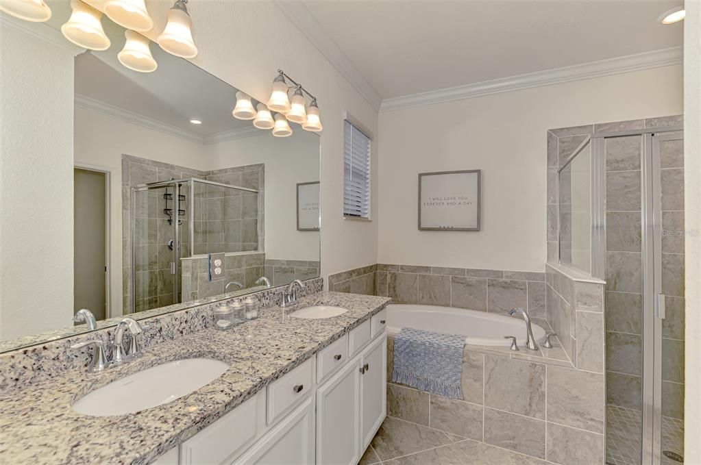 For Sale: $399,000 (3 beds, 2 baths, 1681 Square Feet)