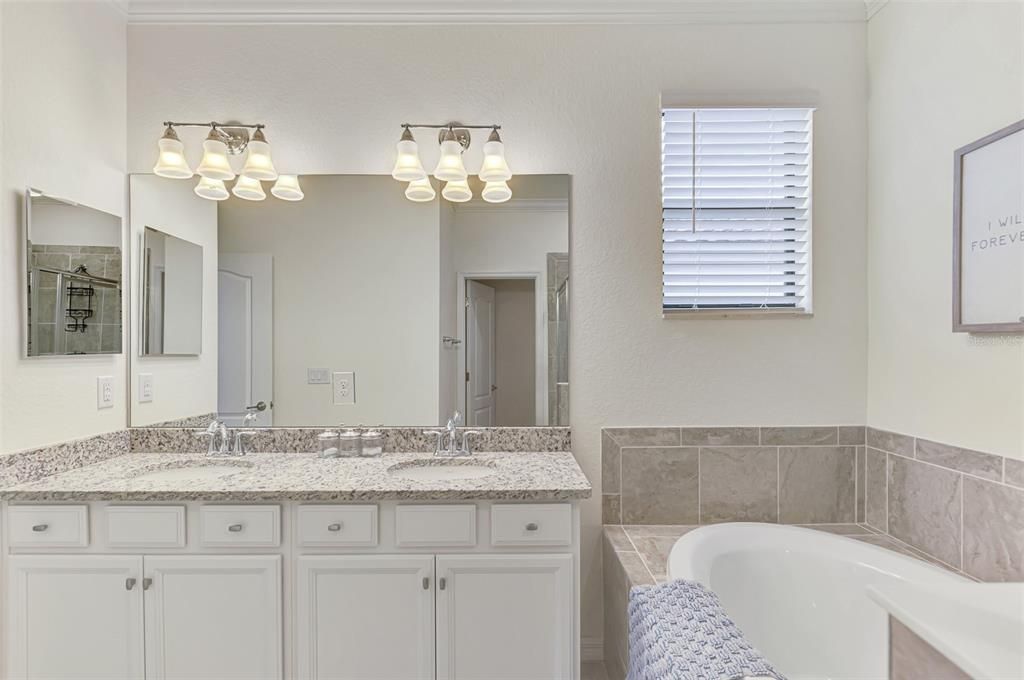 For Sale: $399,000 (3 beds, 2 baths, 1681 Square Feet)