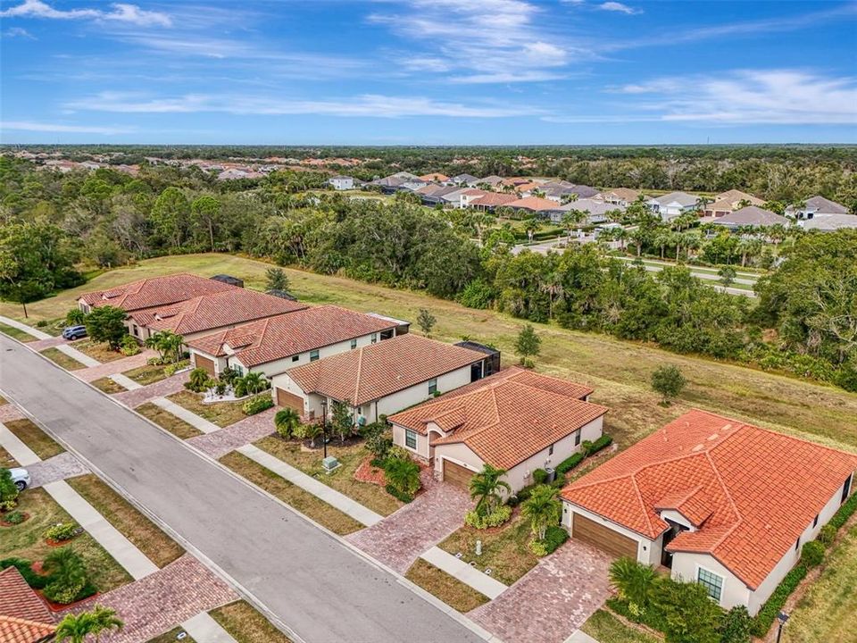 For Sale: $399,000 (3 beds, 2 baths, 1681 Square Feet)