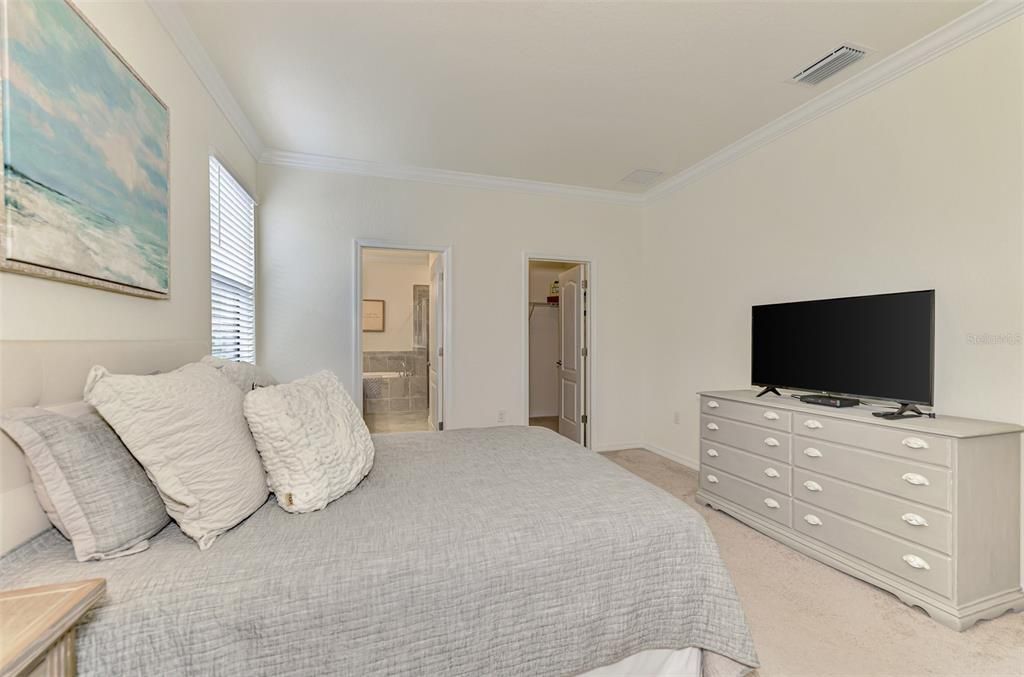 For Sale: $399,000 (3 beds, 2 baths, 1681 Square Feet)